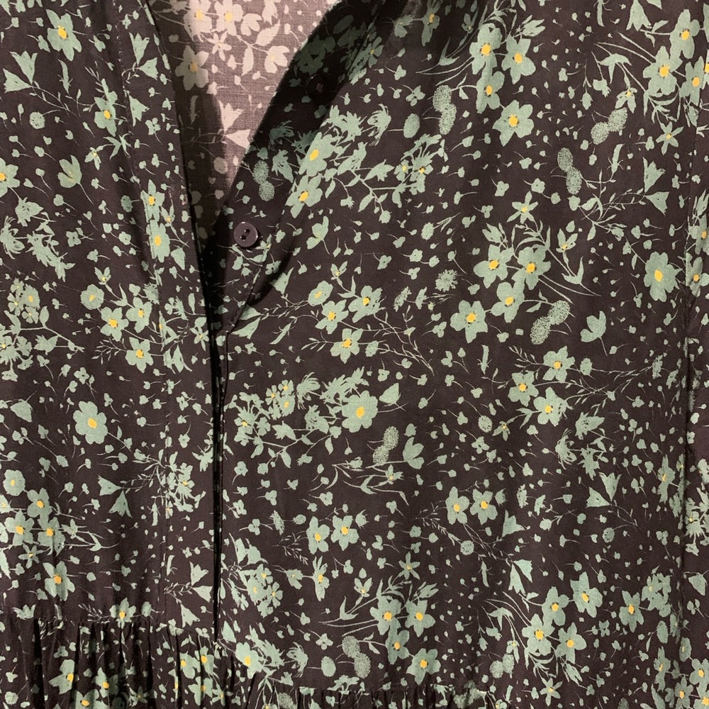 Zara Midi , size large ,half button down floral gorgeous dress